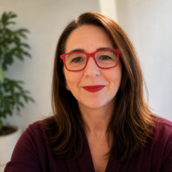 Linda-Headshot2.jpg Linda-Headshot2.jpg